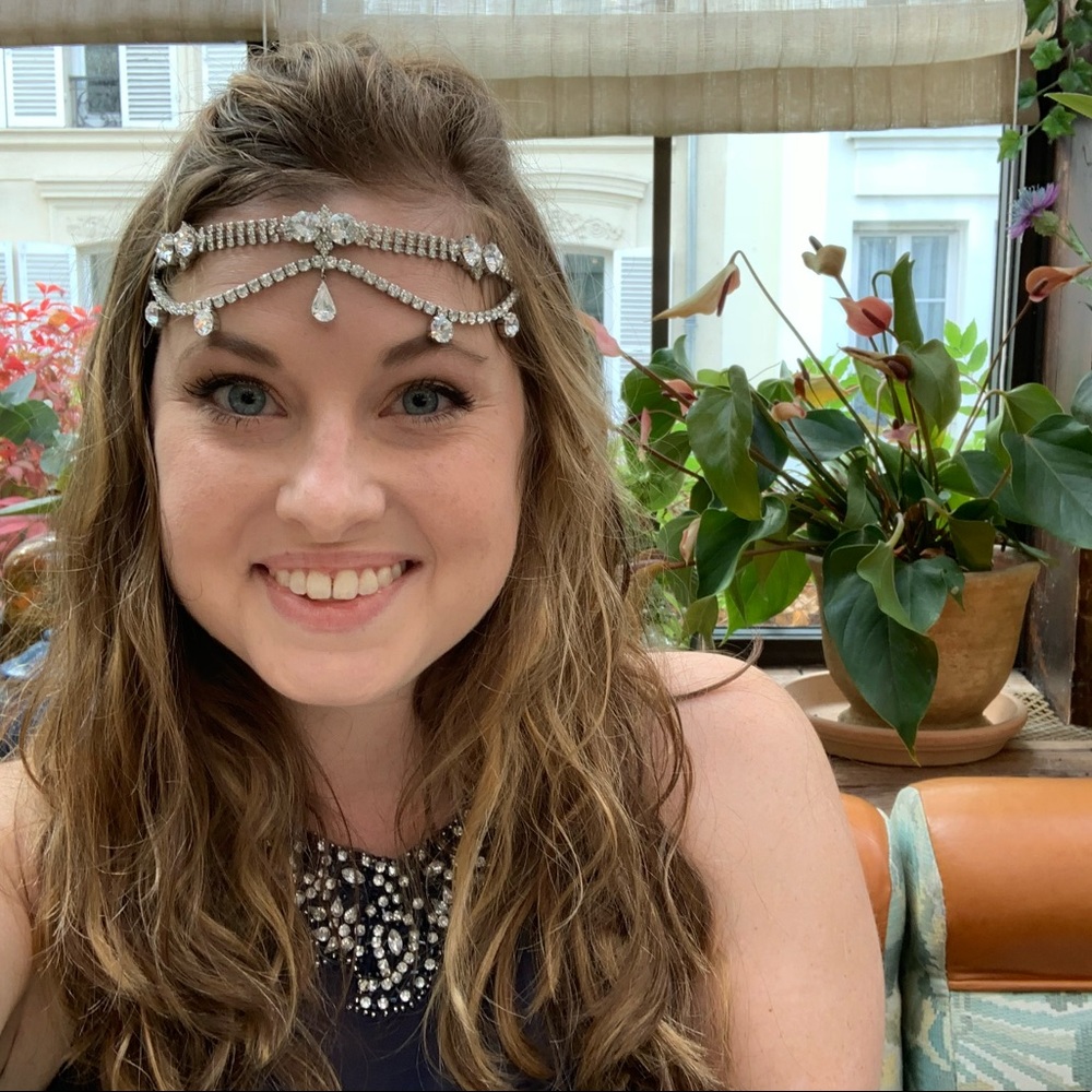 Meet your Posher, Aura